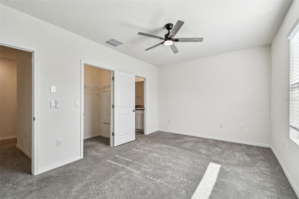 For Rent: $2,000 (3 beds, 2 baths, 1673 Square Feet)