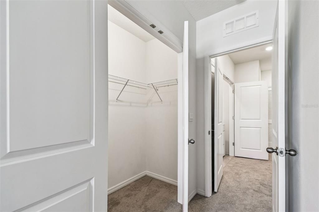 For Rent: $2,000 (3 beds, 2 baths, 1673 Square Feet)