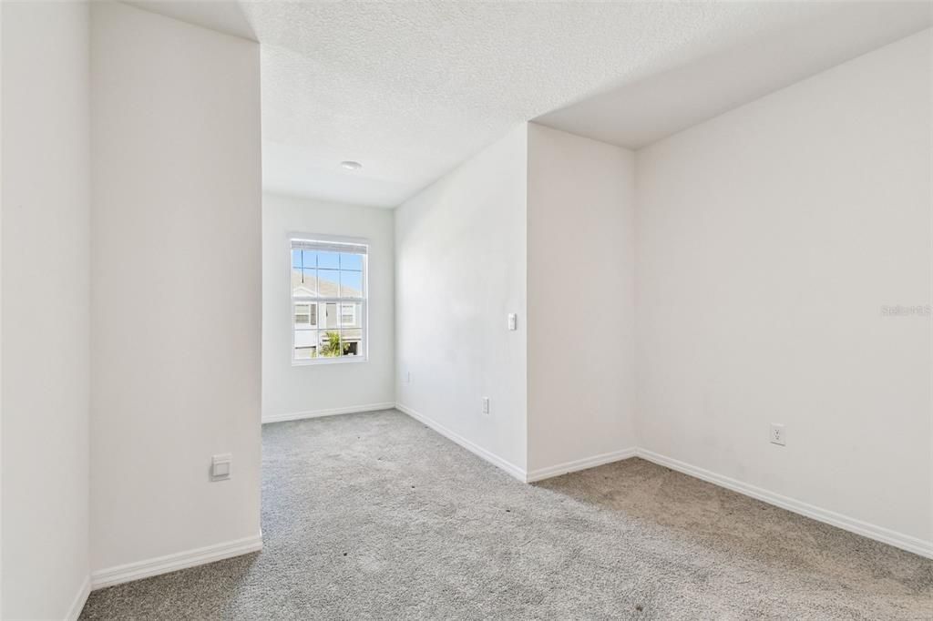 For Rent: $2,000 (3 beds, 2 baths, 1673 Square Feet)