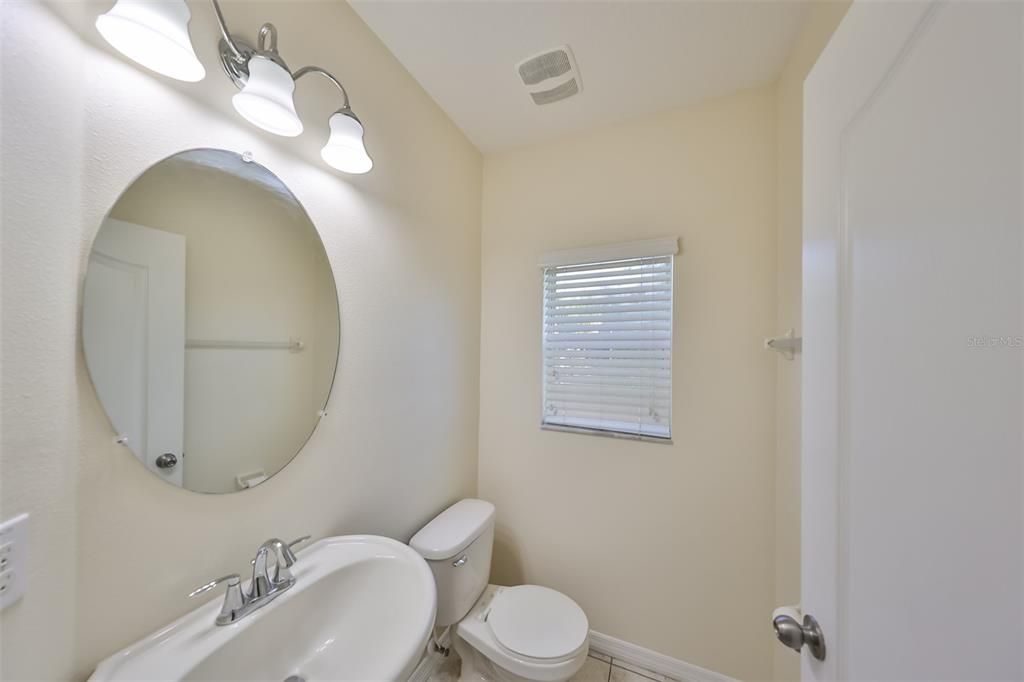 合同活跃: $289,000 (4 贝兹, 2 浴室, 1805 平方英尺)