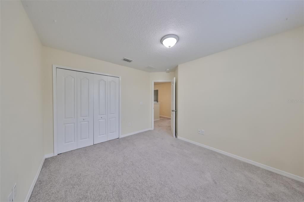 合同活跃: $289,000 (4 贝兹, 2 浴室, 1805 平方英尺)