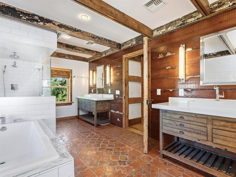 For Sale: $2,050,000 (2 beds, 2 baths, 3913 Square Feet)