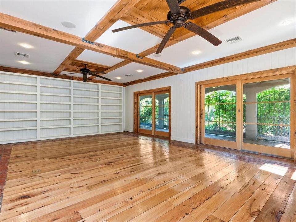 For Sale: $2,050,000 (2 beds, 2 baths, 3913 Square Feet)