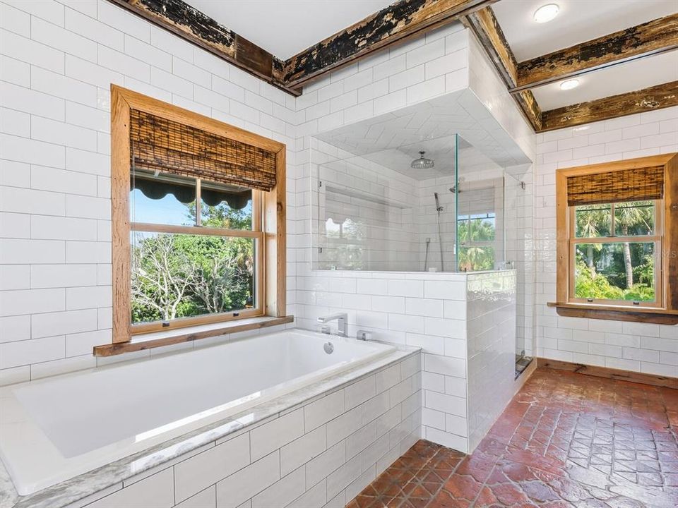 For Sale: $2,050,000 (2 beds, 2 baths, 3913 Square Feet)