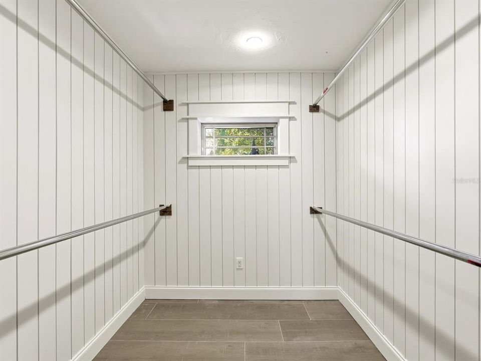 For Sale: $2,050,000 (2 beds, 2 baths, 3913 Square Feet)