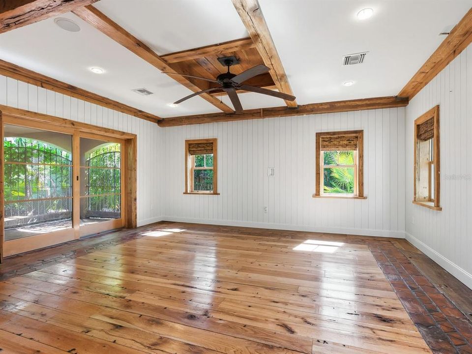 For Sale: $2,050,000 (2 beds, 2 baths, 3913 Square Feet)