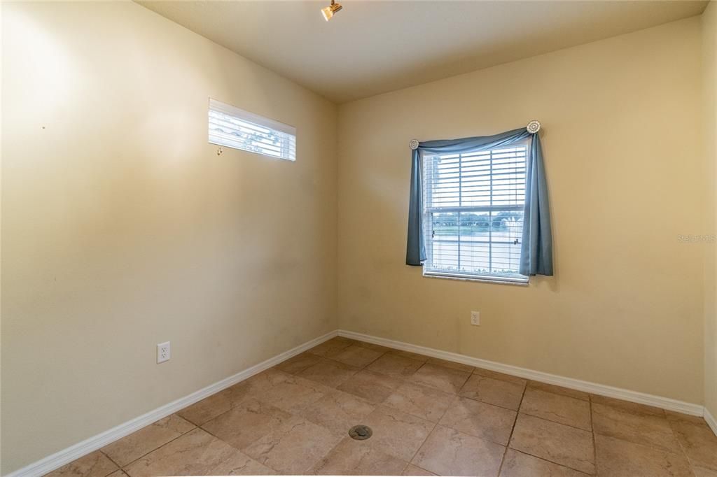 合同活跃: $915,000 (0 贝兹, 0 浴室, 1992 平方英尺)