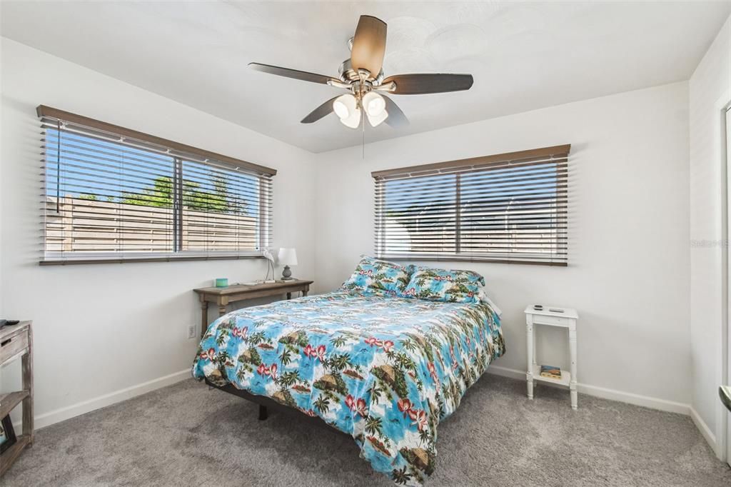 For Sale: $288,500 (2 beds, 1 baths, 1196 Square Feet)