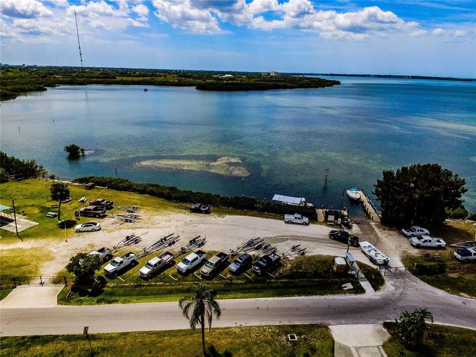 For Sale: $288,500 (2 beds, 1 baths, 1196 Square Feet)