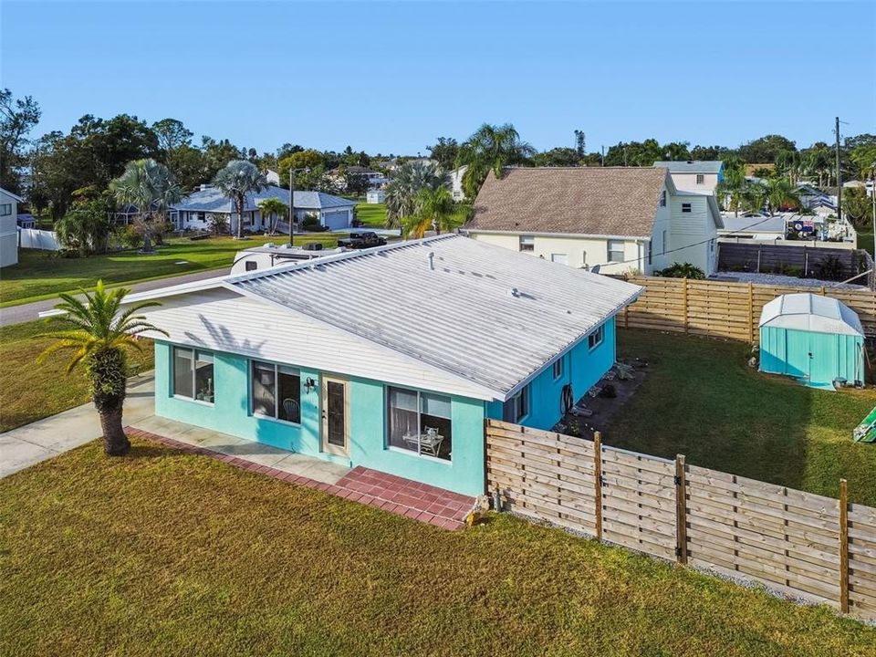 For Sale: $288,500 (2 beds, 1 baths, 1196 Square Feet)