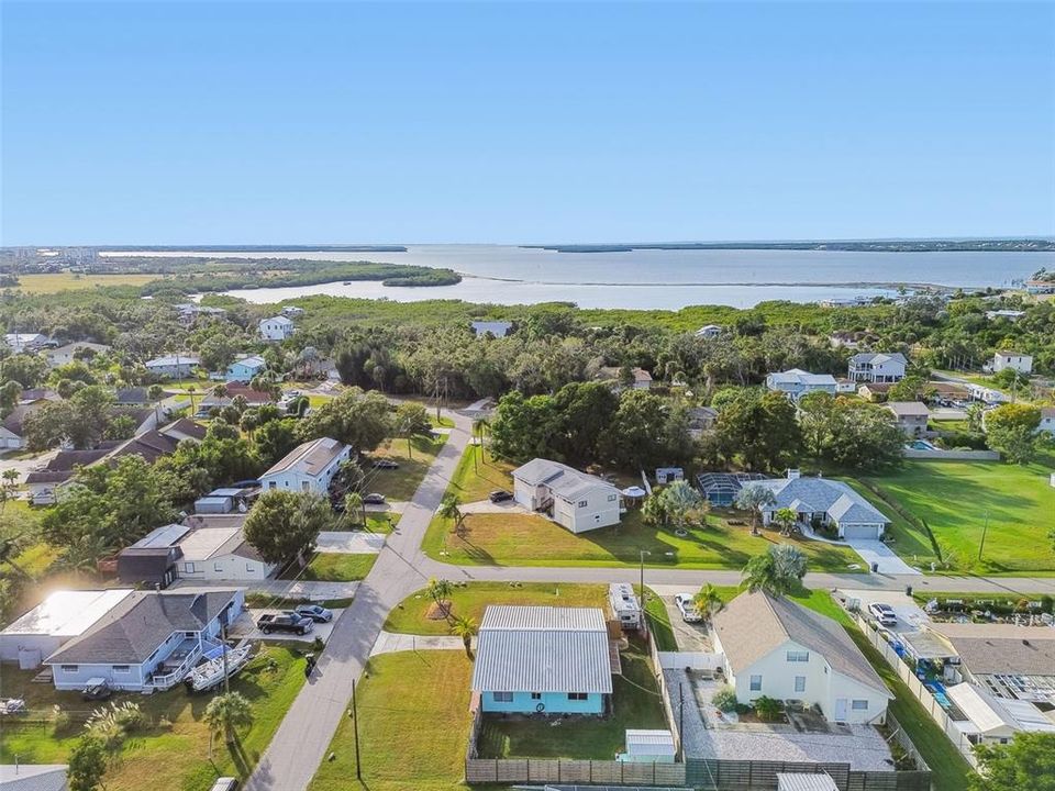 For Sale: $288,500 (2 beds, 1 baths, 1196 Square Feet)