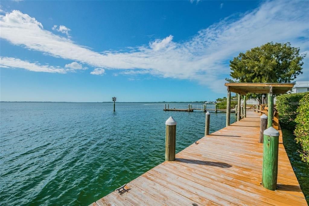 For Sale: $288,500 (2 beds, 1 baths, 1196 Square Feet)