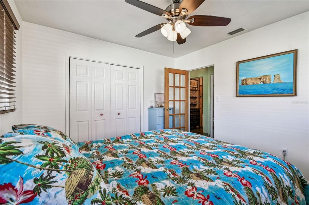 For Sale: $288,500 (2 beds, 1 baths, 1196 Square Feet)