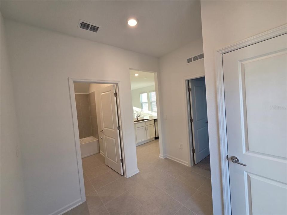 В аренду: $2,750 (4 спален, 3 ванн, 2023 Квадратных фут)