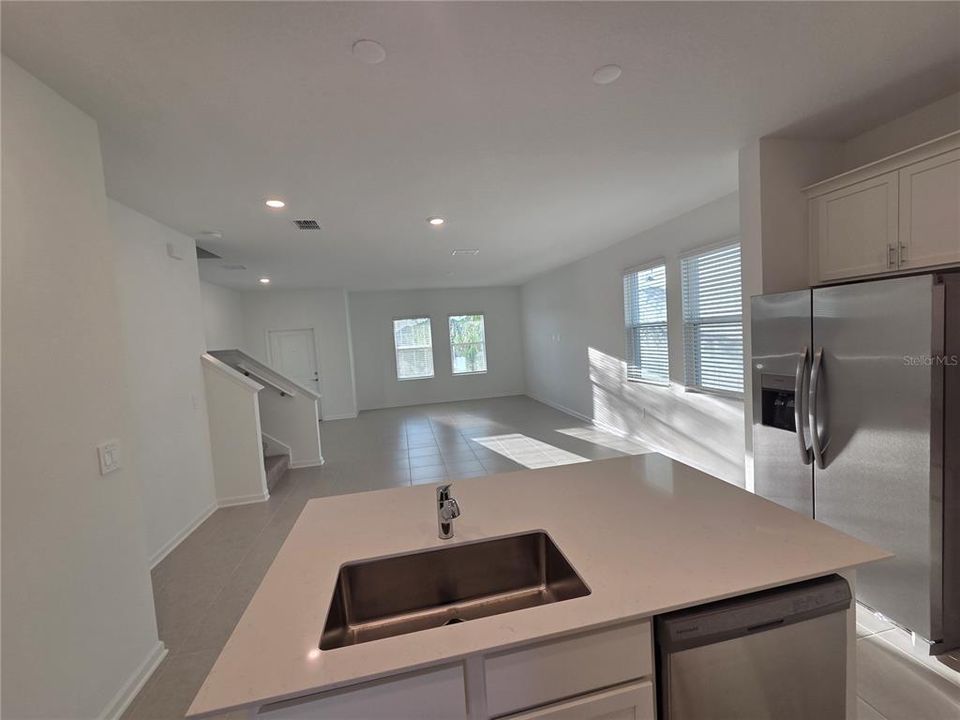 В аренду: $2,750 (4 спален, 3 ванн, 2023 Квадратных фут)