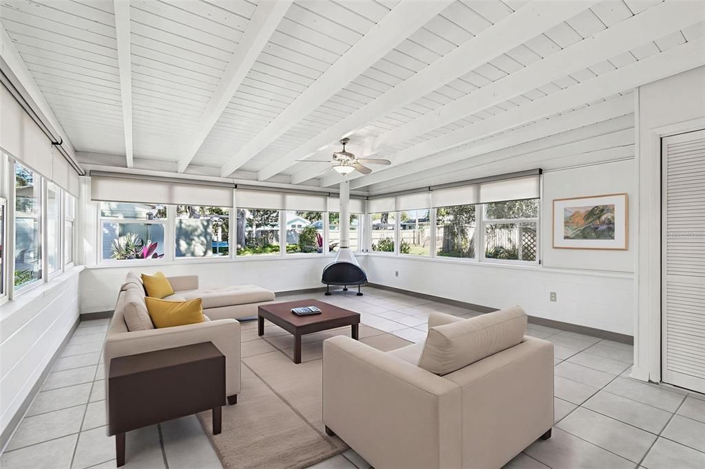 For Sale: $499,000 (3 beds, 1 baths, 1163 Square Feet)