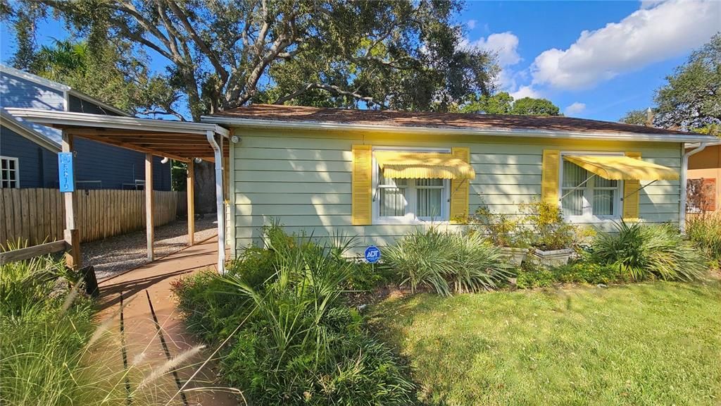 For Sale: $499,000 (3 beds, 1 baths, 1163 Square Feet)