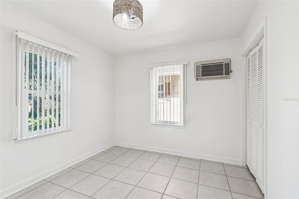 For Sale: $499,000 (3 beds, 1 baths, 1163 Square Feet)