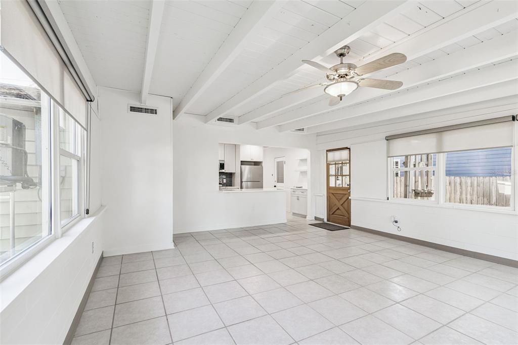 For Sale: $499,000 (3 beds, 1 baths, 1163 Square Feet)