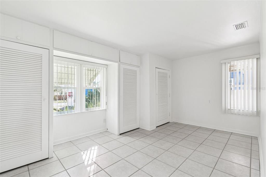 For Sale: $499,000 (3 beds, 1 baths, 1163 Square Feet)