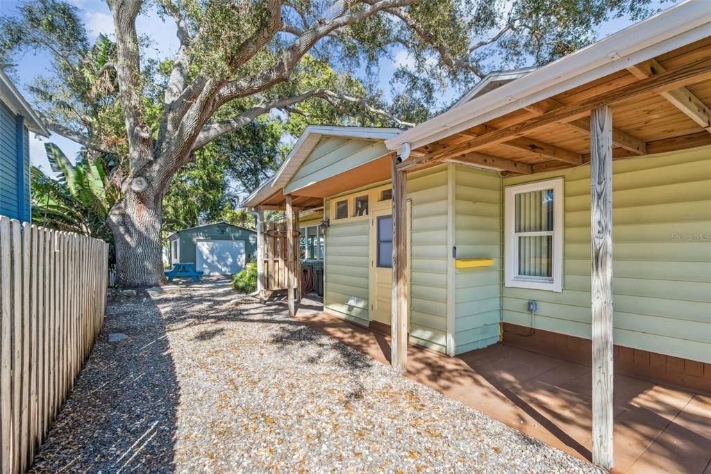 For Sale: $499,000 (3 beds, 1 baths, 1163 Square Feet)