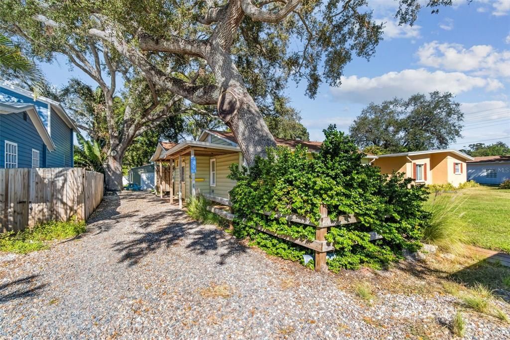 For Sale: $499,000 (3 beds, 1 baths, 1163 Square Feet)