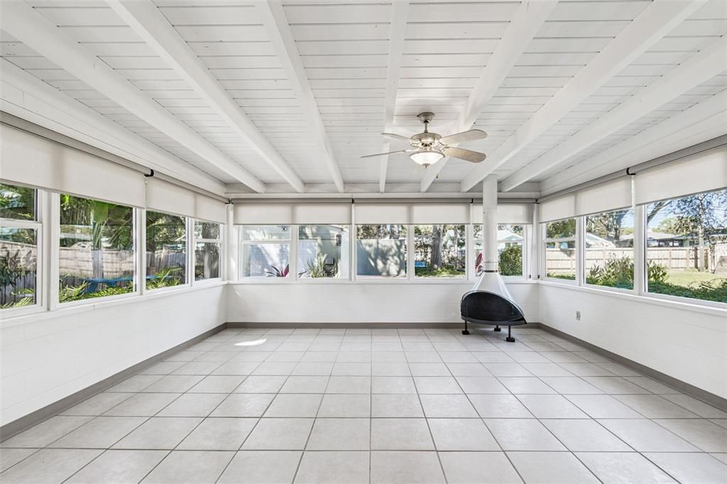 For Sale: $499,000 (3 beds, 1 baths, 1163 Square Feet)