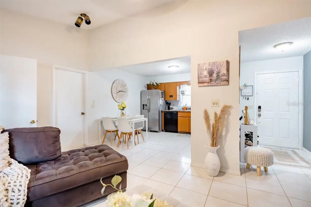 На продажу: $360,000 (3 спален, 2 ванн, 1124 Квадратных фут)