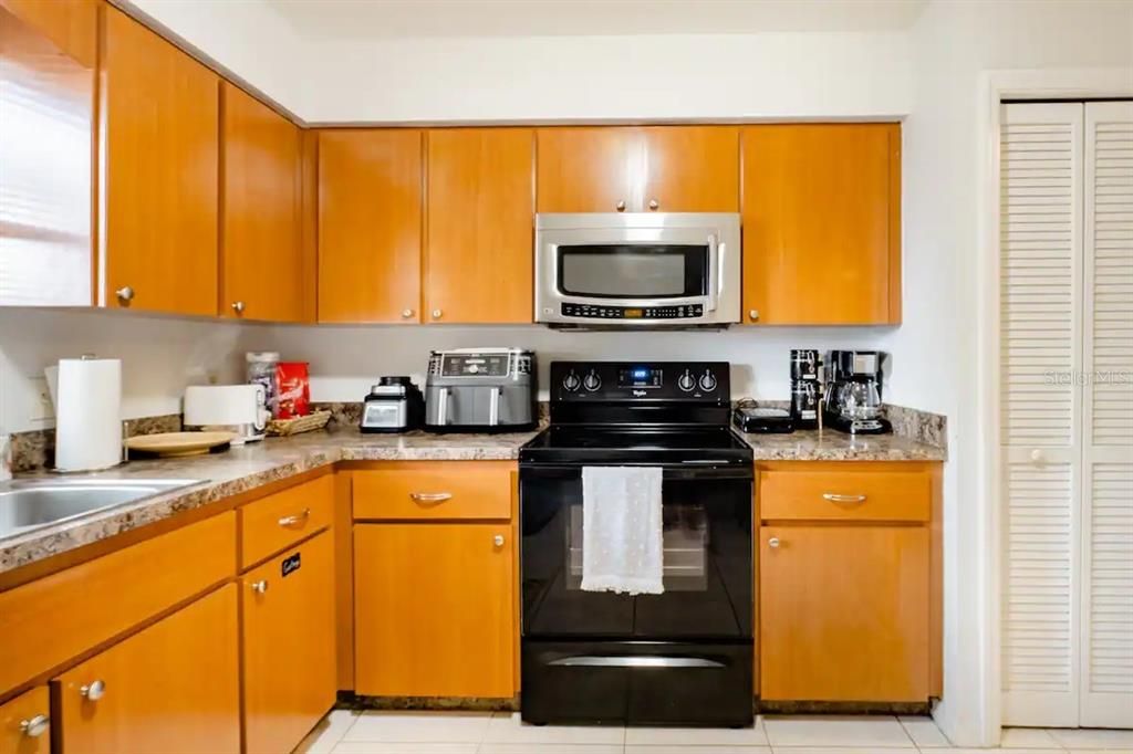 На продажу: $360,000 (3 спален, 2 ванн, 1124 Квадратных фут)