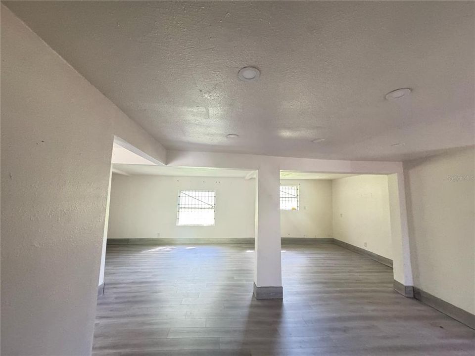 待售: $349,900 (0 贝兹, 0 浴室, 1252 平方英尺)