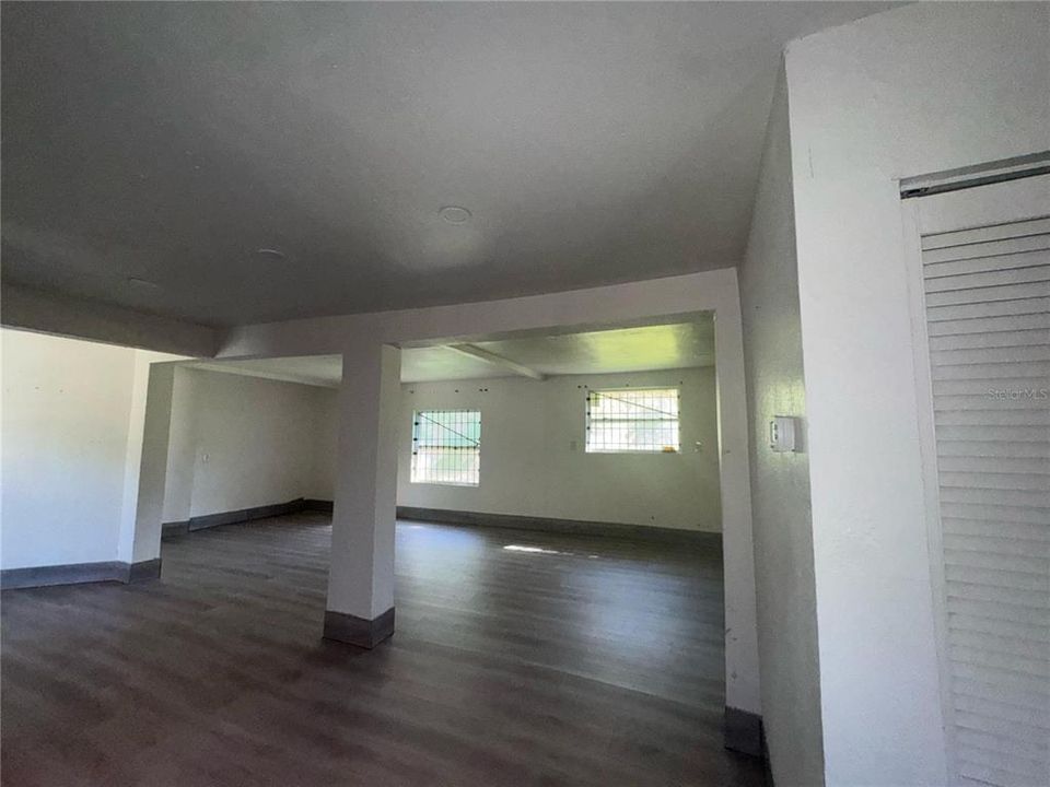 待售: $349,900 (0 贝兹, 0 浴室, 1252 平方英尺)