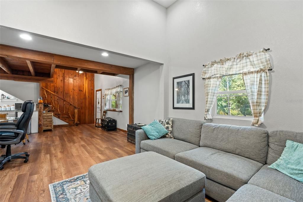 Active With Contract: $544,900 (3 beds, 2 baths, 1816 Square Feet)