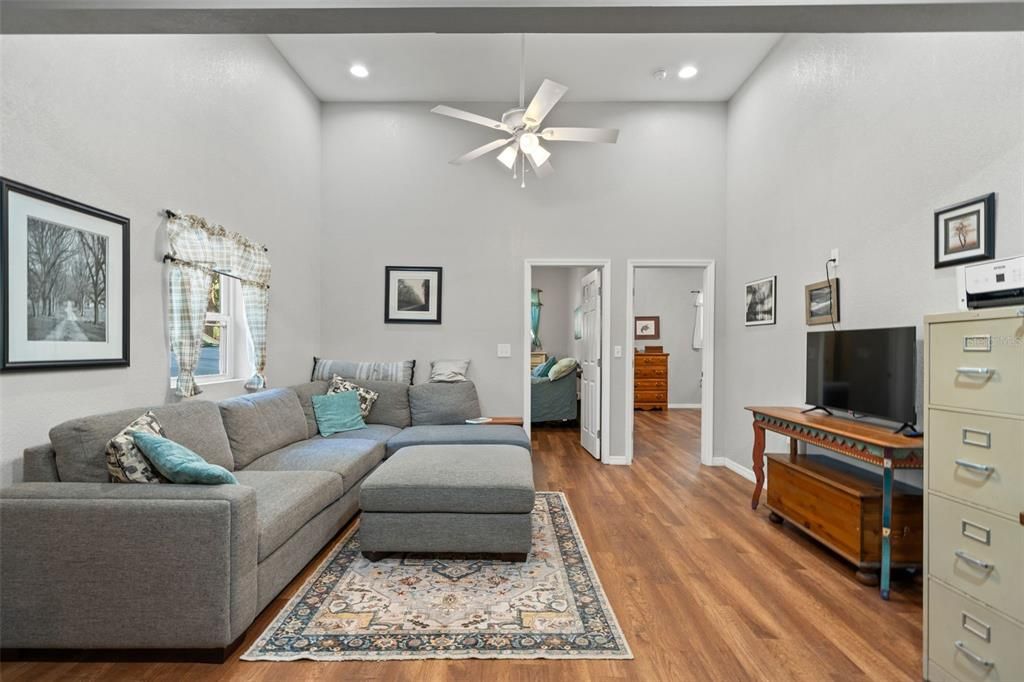 Active With Contract: $544,900 (3 beds, 2 baths, 1816 Square Feet)