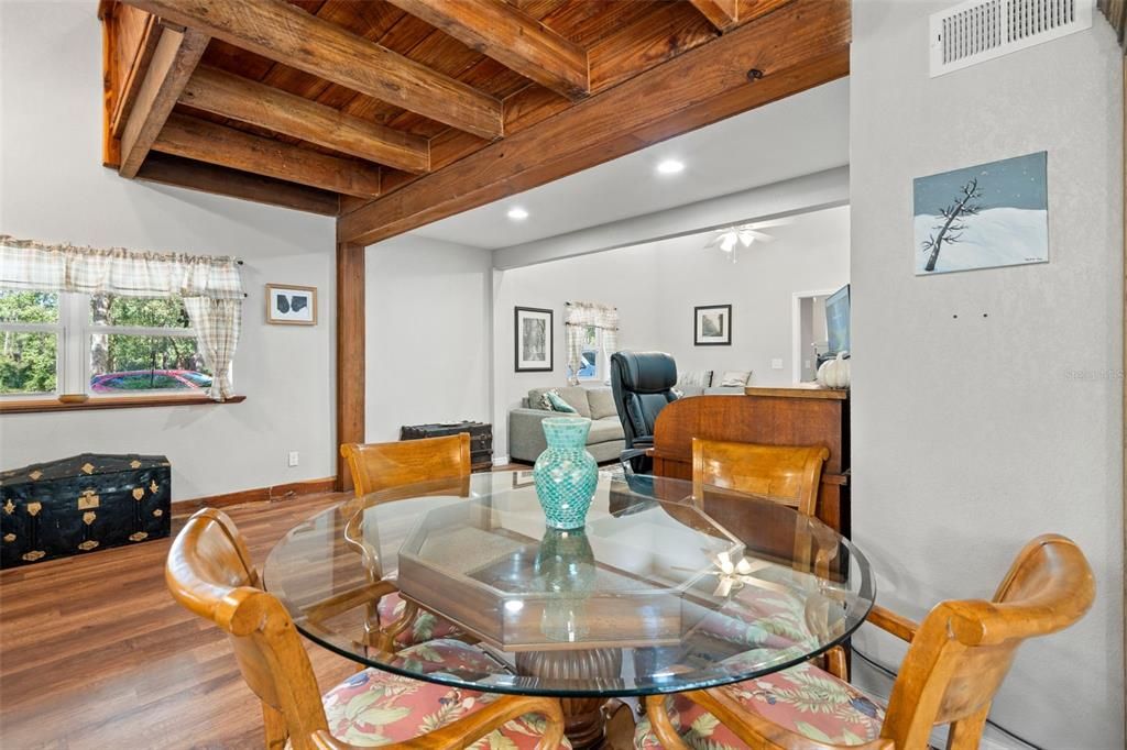 Active With Contract: $544,900 (3 beds, 2 baths, 1816 Square Feet)