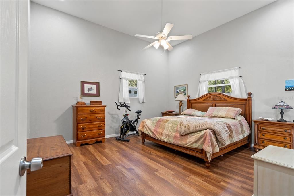 Active With Contract: $544,900 (3 beds, 2 baths, 1816 Square Feet)