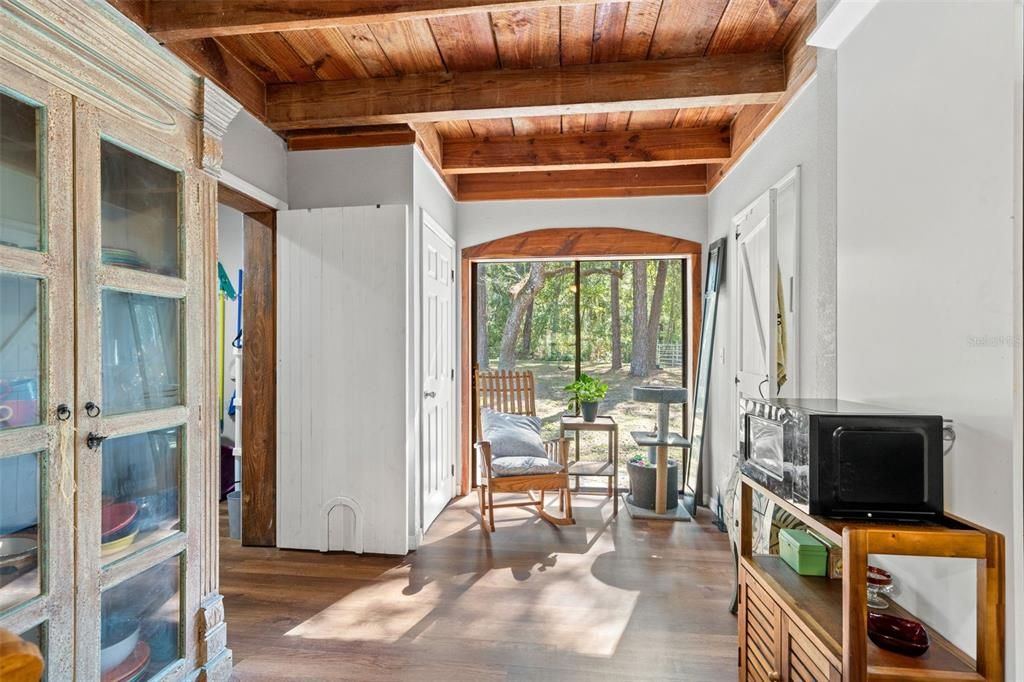 Active With Contract: $544,900 (3 beds, 2 baths, 1816 Square Feet)