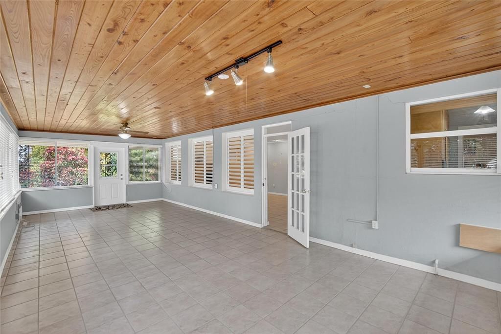 For Rent: $4,500 (3 beds, 2 baths, 2218 Square Feet)