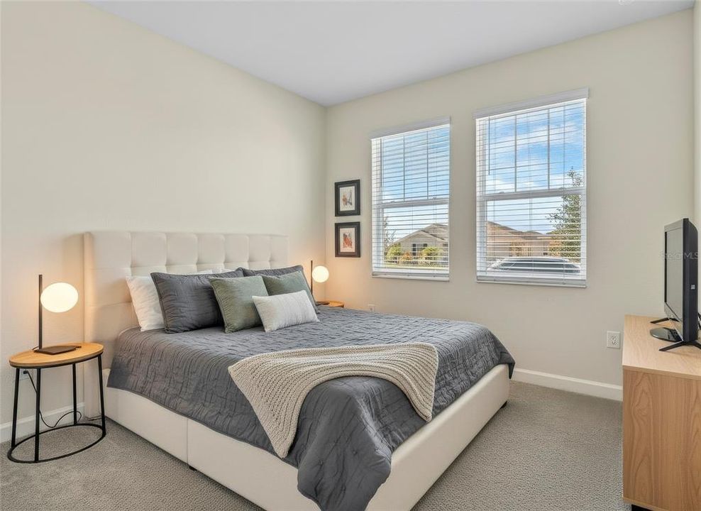 待售: $345,000 (4 贝兹, 2 浴室, 1888 平方英尺)