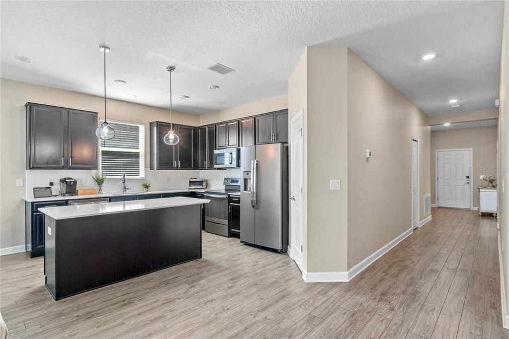 待售: $345,000 (4 贝兹, 2 浴室, 1888 平方英尺)