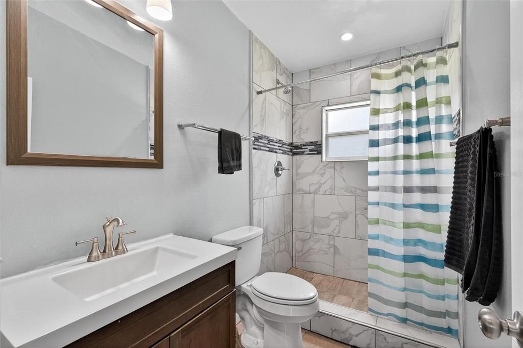 合同活跃: $350,000 (3 贝兹, 1 浴室, 1164 平方英尺)