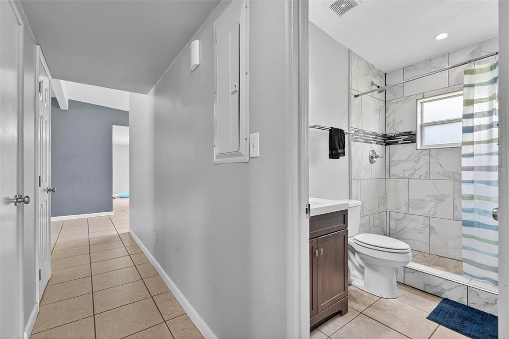 合同活跃: $350,000 (3 贝兹, 1 浴室, 1164 平方英尺)