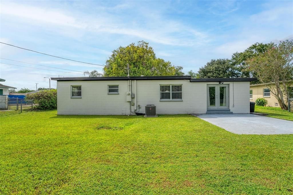 合同活跃: $350,000 (3 贝兹, 1 浴室, 1164 平方英尺)