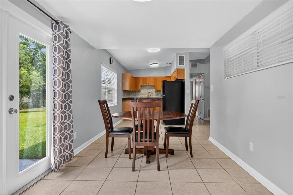 合同活跃: $350,000 (3 贝兹, 1 浴室, 1164 平方英尺)