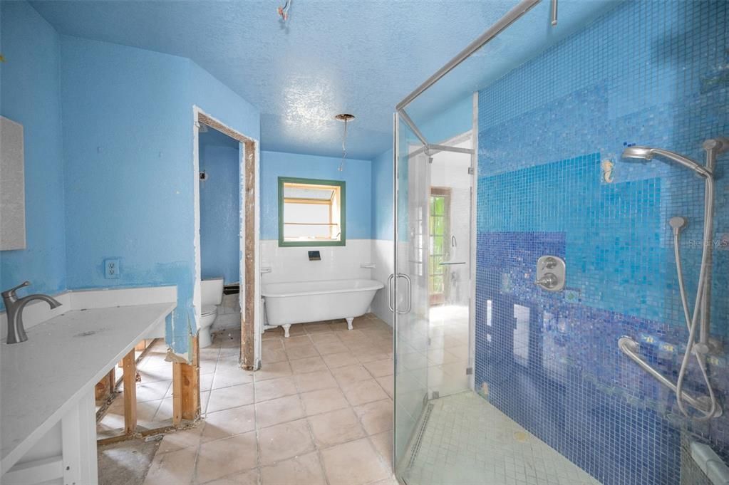 For Sale: $250,000 (4 beds, 2 baths, 2420 Square Feet)