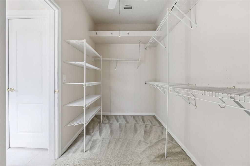 Под контрактом: $329,000 (3 спален, 2 ванн, 1834 Квадратных фут)