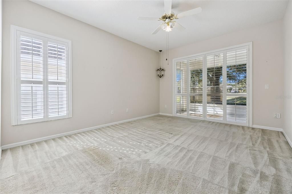 Под контрактом: $329,000 (3 спален, 2 ванн, 1834 Квадратных фут)