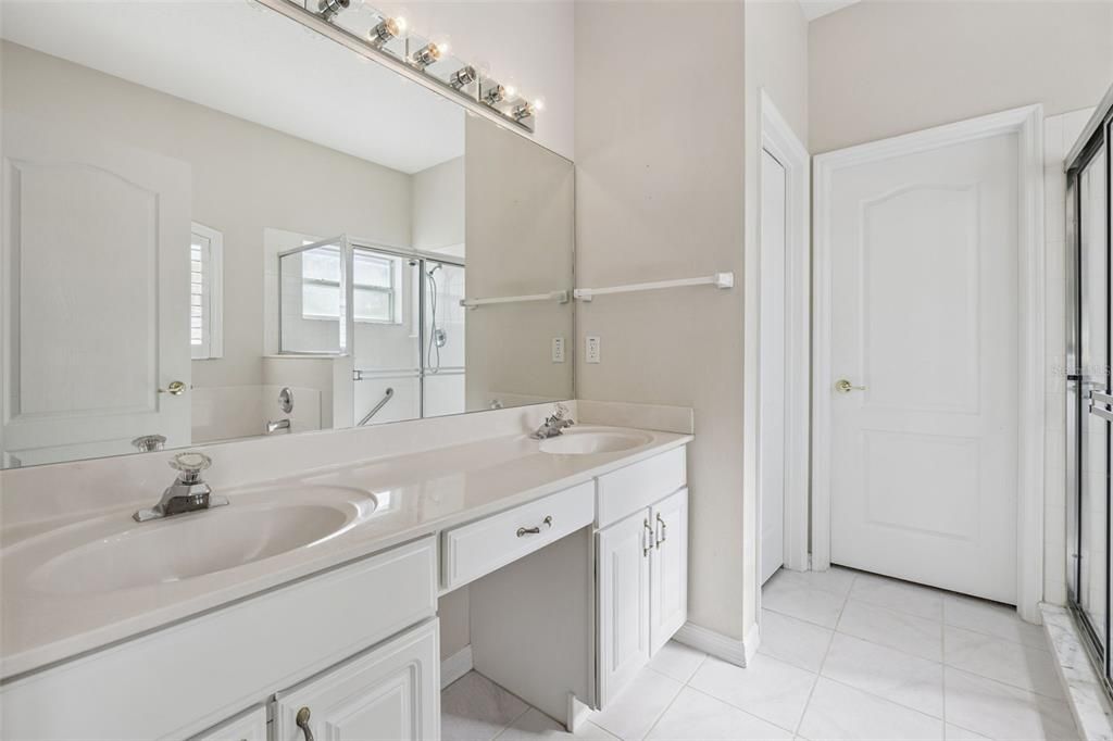 Под контрактом: $329,000 (3 спален, 2 ванн, 1834 Квадратных фут)