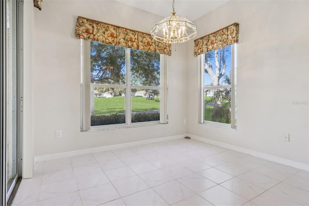 Под контрактом: $329,000 (3 спален, 2 ванн, 1834 Квадратных фут)