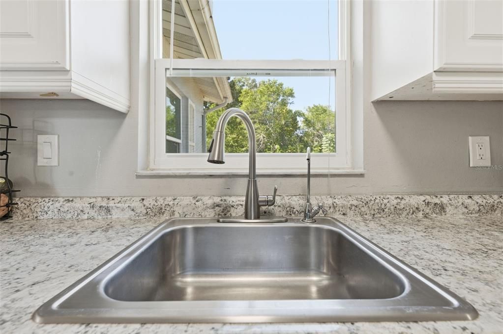 For Sale: $261,000 (3 beds, 2 baths, 1160 Square Feet)