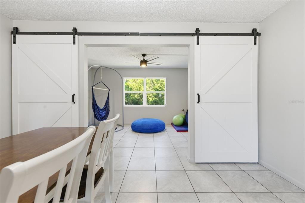 For Sale: $261,000 (3 beds, 2 baths, 1160 Square Feet)